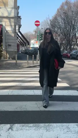 #milanofashionweek #StreetStyle #panove #brandukraine #Runway #milano #fashiontiktok #blackcoat #casual #trend2024 