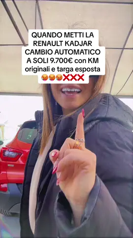 Stavo cadendo 🤣🤣 kmq avete controllato su km sicuri? @Commercianti_manna #fyp #tanialacommerciante #pasqualeautofratellimanna #tiktok #car #perte #viral 