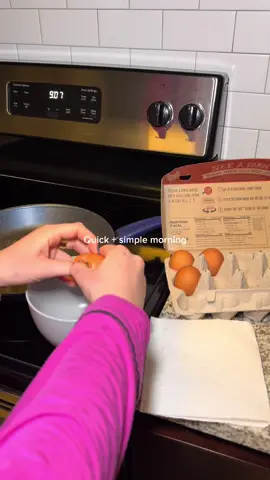 Am I the only one thats always rushing? Or?? #morningroutine#grwmforwork#goodmornin#breakfast#quickgrwm#ditl#asmr