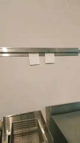 Comandera hecha en acero inoxidable de 90 CM ideal para mantener el orden de pedidos en tu cocina 🤩💫🍔🌮🍞🌭🥪 #acegar #somosfabricantesdirectos #bycocogarcia #diseñosenacero #tepicnayarit #facturamos🧾 