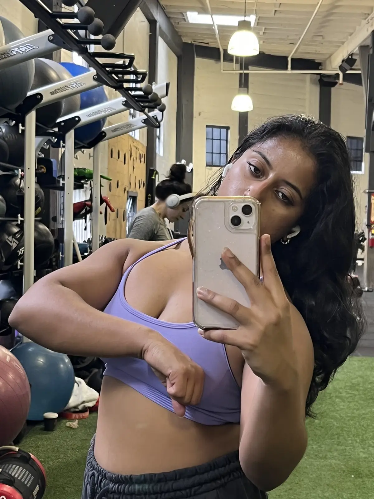 making this my signature pose  #GymTok #gymmotivation #armday #armdayworkout #armdaypump #biceppump #shoulders #shoulderpump #bouldershoulders #gymgirl #girlswholift 