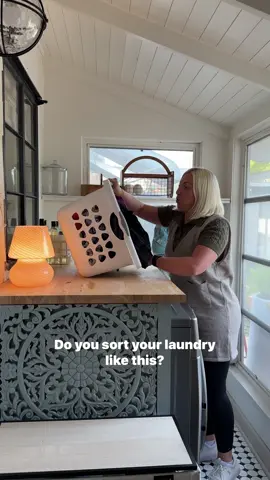 Do you sort your laundry?!✨ I love sorting with a multi-section hamper! Separating whites from darks will help keep your laundry nice and bright and prevent any dye-transfer. Don’t forget to use specially-formulated detergents like @The Laundress Whites Detergent to keep whites bright and their Darks Detergent to keep colors and dark laundry vibrant. High quailty detergents fight stains, and keep my clothes and linens pristine and smelling like a dream! #tlpartner 