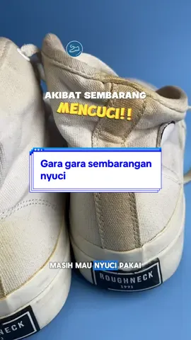 Akibat nyuci sembarangan, sepatu jadi menguning nih #spotless_id #shoecare #cucisepatudirumahaja 