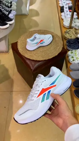 09-4450-3558  #ethiopian_tik_tok #habeshatiktok #ethiopiashopping #shoes #reebok #sports #gym #training 