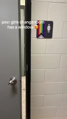 yikes #changeroom #women #weird #creepy #fypシ゚viral 