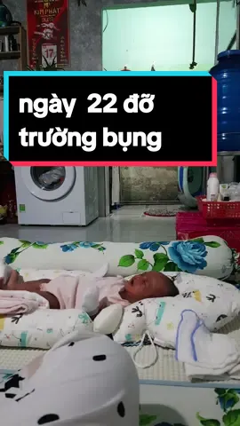 nết đói xấu  lắm  cô  chú. khóc  không  kịp  bồng  luôn. cảm  ơn  cô  .và  các  mom  mấy  ngày  qua  các  mom  chỉ  em cách  sửa  về. cách  massage  bụng  nay  cũng  đỡ  nhiều  trân  thành cảm ơn các mom #xuhuongtiktok #mebimsua 