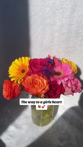 My fav thing🌸🌹 #flowers #bouquet #foryoupage #fyp #foryou #beautycreator #forthegirls #trending #girlytok #ugc #microinfluencer 