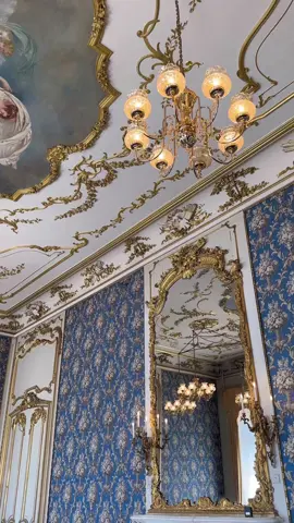 Dream girl in her dream world 🤍🦢 #luxurygirl #luxurylifestyle #pintrestgirl #oldmoney #oldmoneyaesthetic #rococo #coquette #coquetteaesthetic #royalcore 
