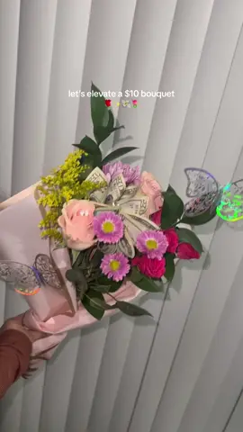 a little last minute DYI to make a special gift ✨  Am I the only one who doesn’t like to spend a ton on fresh flowers because they aren’t going to last long? 😭🫢  Everything I used is from amazon 🌷 #diybouquet #diyflowerarrangement #miniramobuchon #ramobuchon #flowerarrangementtiktok #elevatedbouquets 
