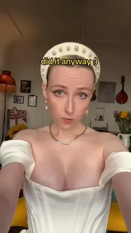 Rare forhead reveal