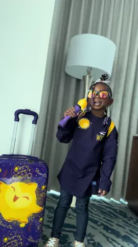 Its safe to say the microphone was her favorite gift ☺️🙌🏽🤣 #RaisedbyMagik #Imastar #disneywish 