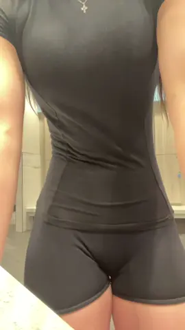 I LOVE ALL BLACK FITS @DFYNE 