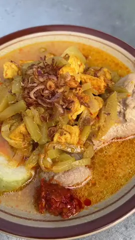 lonsay gaes#jajanrecehan #lontongsayur #sarapanpagi #fypdongggggggg #kulipabrikcikarang #sederhanatapinikmat 