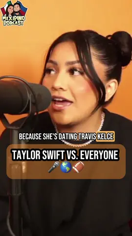 TAYLOR SWIFT VS. EVERYONE🌍🏈 #mexican #filipinopodcast #mexicanpodcast #latinas #latinos #hiphop #mexipino #filipino #mexicanmeme #filipinomeme #pinoy #philippines #viralvideos #taylorswift #swifties #traviskelce #taylorandtravis #SuperBowl #kansascitycheifs #footballtiktok #filipinotiktok #mexicantiktok 