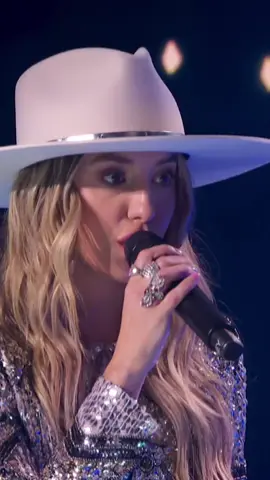 Dogs, dolly, and a little sparkle…three of my favorite things 🪩✨Sharing a stage with the queen herself @Dolly Parton to perform, “I Will Always Love You,” was a dream come true. Y’all tune in to Dolly Parton’s Pet Gala on @CBS and @Paramount Plus TONIGHT at 9pm ET/PT to catch it all!. #dollyspetgala #doggyparton #dollyparton 