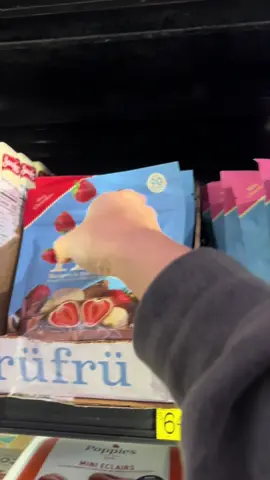 Come with me to @Walmart to pick up more @Trü Frü 🍓🍫😋 #trufruluv #trufruatwalmart #trufru #trufrustrawberries #walmart #walmartfinds #shopping #haul #shopwithme #comewithme #fyp #foryou #foryourpage #foryoupage #fypシ #viral #trend #trending #shoppinghaul #food #dessert #snack #snacks #diml #chocolate #sweet #sweets 