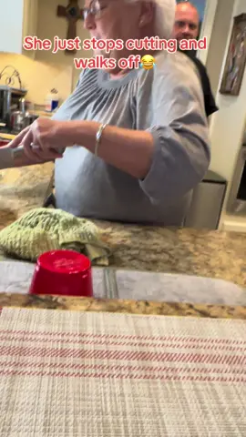 Scare the Peg #FYP #foryoupage #scarethepeg 