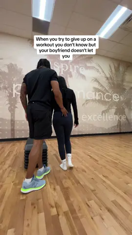 He would never let me give up on myself lol  #workout #glutesworkoutforwomen #couplegoals 