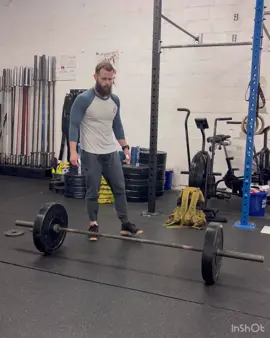 Everyone pees their pants. Its the coolest! #crossfit #tyrsport #fyp #weightloss #metcon #training #dadtok #weightlifting 