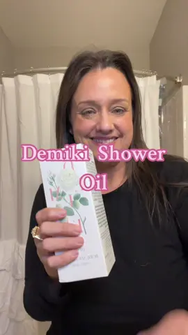 Rub a dub dub…its time for the tub!! This shower oil by @DEMIKI is so nice!! Elevate your bath or shower time!! #shower #bath #bathtime #relax #fresh #clean #sofreshandsoclean #oil #showeroil #demiki #itgirl #showertok #TikTokShop 