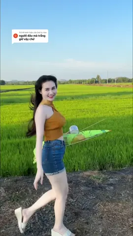 Trả lời @Dai Vu Van về quê thả diều đi nè. Cơ mà ai muốn da trắng thì xài kem nhà em liền nha😊 #thả_diều #kembody 