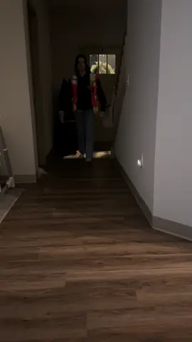 This is unorganized but its real😅 Day 3 of work went well. The fact that she still plays with her neice after a long day 🥹 #bluecollar #sister #Siblings #saramovedin #afterwork 