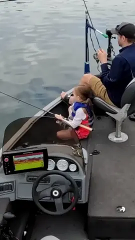 #fisherman #comeonfishy #sea #fishing #bigfish #fishcontent #fyp #titkok #fishinglife #gofishing #fishvideos #viral #crazyfish #omg #fishin 