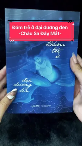 Mình lớn lên với suy nghĩ bản thân là một đứa không xứng đáng được tình cảm của người khác. Rằng, mình nên cảm thấy may mắn vì những thứ mình đang nhận được và cố gắng vì họ hơn nữa mới phải… (Trích sách: Đám trẻ ở đại dương đen - Châu Sa Đáy Mắt) #fahasa #hottrend #nhasachfahasa #BookTok #chausadaymat #damtreodaiduongden #az 