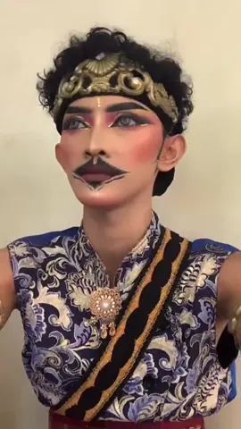 jangan di tonton lama lama heheh #jaipong #makeup 