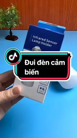 Đuôi đèn cảm biến hồng ngoại thông minh. Tự động bật tắt khi phát hiện chuyển động ở gần. #duoidencambien #duoidencamungchuyendong #duoidencamung #duoidencambientudongbattat #duoidenthongminh 