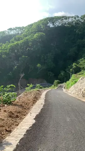 Kebumen banget ini loh🤩 #eksplorkebumen #kebumen #kebumenkeren #kebumeninfo #pantai #pantaivibes #pantaisurumanis #pantaisurumaniskebumen #beach #beachvibes #beachday 