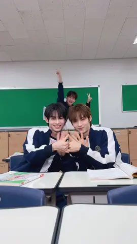 #BFF_Challenge ✌️ with #HANJIN #한진 #YOUNGJAE #영재 #JIHOON #지훈 #TWS #투어스 #BFF #NewMusic 