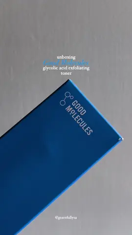 unboxing @goodmolecules glycolic exfoliating toner✨ review here⬇️ follow for more! I recently got my hands on this glycolic acid toner from good molecules and I have been using this for around 3 weeks now, here’s my review; First things first; It’s formulated with ingredients like glycolic acid and galactomyces ferment which helps penetrate deeper into the skin, promotes exfoliation, retains moisture, and helps with acne breakouts. To apply this toner, you can use a cotton pad or pat it onto your skin with your palms. I like applying it with a cotton pad 2-3 times a week for gentle exfoliation as It’s important to alternate nights when using active treatments to avoid any over-exfoliating or irritation, Safety first! This toner has a watery consistency, I have oily skin so it feels very lightweight on my skin and absorbs quickly, leaving behind a dewy finish. This toner tackles pores, texture, complexion, and acne. Also it is fragrance free and leaves my skin clean, soft, and ready to absorb other products. It works really well in my nighttime routine, giving me a noticeable glow by morning.  It’s gentle yet effective, I’ll rate it 9/10  Definitely worth trying! 🏷️ ugc, ugc example, skincare, reviews, products, k beauty, Korean skincare, skincare review, recommendations, unboxing, ugc creator, ugc videos, explore  #ugc #ugccreator #unboxing #review #skincare #glycloicacid #kbeauty #koreanskincare #skincareroutine #productreview #explore #explorepage #viral #ugcexample #fyppppppppppppppppppppppp #foryou #ugcpakistan #ugccreatorspakistan #content 