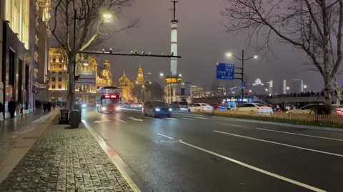 Đêm trên Bến Thượng Hải mùa đông #城夜 # Cảm nhận khung cảnh về đêm nhộn nhịp của thành phố kỳ diệu #夜cảnh #Tòa nhà LandMARK #thanhmai02112005 #trungquoc #shanghai #thuonghai 