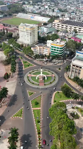 Ngã sáu Buôn Ma Thuột Đắk Lắk. 