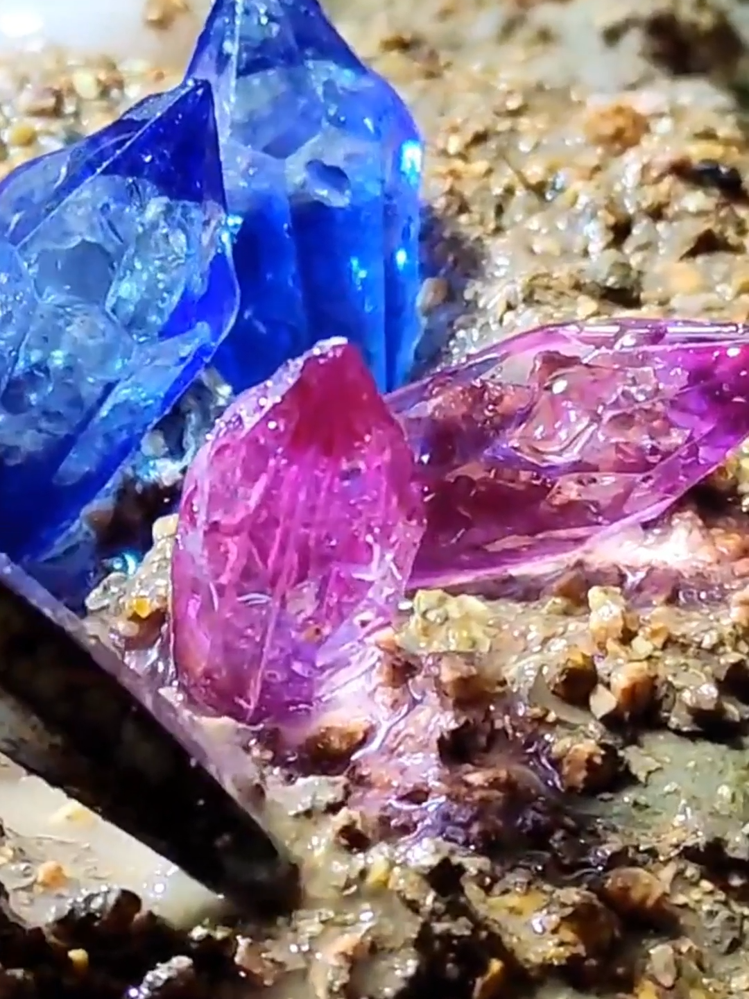 #crystal #stone #gemstone #mining #nature #asmr #miner #gemólogo #gemólogos #gemologia #gemas #gemasdecristal
