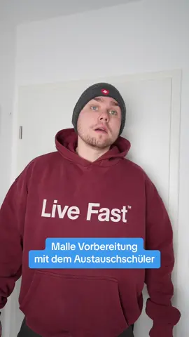 Malle Opening Vorbereitung mit dem Austauschschüler James 😂 #dorfkind #malle #ballermann #austauschschüler 