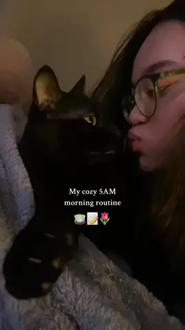 Good morning ☀️ it’s hard to stick to your routine when life is life-ing but think of them as your anchor to comeback to yourself. #morningroutine #cozy #SelfCare 