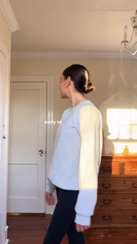 Early morning pilates before starting the day #morningvibes #morningroutine #pilates #pilatesprincess #pilatesgirl #morningaesthetic 