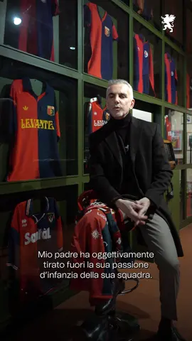🎬 Federico Buffa, narratore sportivo di Sky Sport, in visita privata al Museo del Genoa in occasione del suo spettacolo in città 😍 #GenoaCFC #SerieA #TikTokCalcio #TikTokFootball  