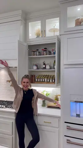 … I Never thought spice containers could be so satisfying?! 👀 #cabinetorganization #declutteringtips #declutteryourhome #kitchenorganization #amazonkitchen #amazonkitchenfavorites 