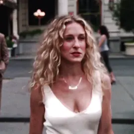 there is no s3x and the city without her, she's THE STAR. #carriebradshaw #sarahjessicaparker #00s #satc #sexandthecity #fyp #viral 