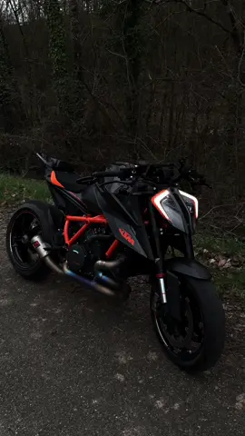 Art 🤌🏻 insta @maxitytv #ktm #superduke #superduke1290r #1290 #1290superduke
