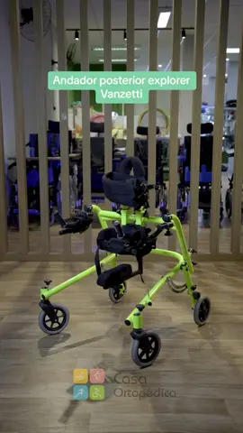 Andador explorer Vanzetti Modelo posterior (usuário puxa o andador); Estrutura em alumínio com pintura eletrostática com uma camada de verniz; Desmontável e com regulagem de altura; 4 rodas aro 7 emborrachadas, sendo 2 giratórias; Rodas com rolamentos blindados; Controle de esforço nas rodas não giratórias através de manípulos tipo borboleta; Controle de direcionamento nas rodas giratórias através de manípulos; Freio antirecuo nas rodas traseiras, sistema que não permite que se mova para trás. * Cinto tronco almofadado para estabilização com regulagem na altura e profundidade; * Braço calha com apoio de mão acoplado e com regulagem na profundidade e no seu ângulo; * Selim (assento estofado) com regulagem de altura e profundidade; * Apoio lombar almofadado, com regulagem na altura e profundidade acoplado com suportes laterais de quadril também almofadadas, com regulagem na largura; * Modelo com acessórios já vem com chave allen, necessária para realizar a regulagem do braço calha. Todos acessórios: faixa tronco, braço calha, selim, apoio de cabeça, apoio lombar com suporte de quadril e apoio para Headpod • Apoio lombar quadril com regulagem na altura, largura e profundidade. • Braço calha com regulagem na altura, largura e profundidade. • Selim com regulagem na altura e profundidade. Recursos: • Apoio de mão ajustável na largura e altura. • Controle de esforço nas rodas traseiras. • Direcionamento das rodas • Freio antirecuo • Estrutura desmontável #fisioterapia #fisioterapeuta #criança #juvenil #adolescente #paralisiacerebral #pcd #hidrocefalia #avc #isquemiacerebral #terapeutaocupacionalinfantil #reabilitacao #treinodemarcha #aprendendoandar #eqilibrio #passos