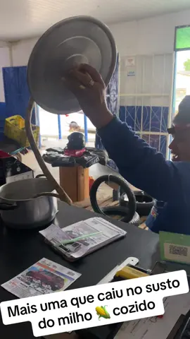 Mais uma que caiu no susto do milho cozido kkkk #comédietiktok #autopeças #rondonianotiktok #pegadinhasengraçadas #oficina #comedia 