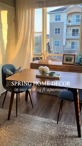 Hydrangeas and the current minnesota weather make it feel like spring!! I want to add green but also dont want to soend any money 😂😂 #homedecor #springdecor #springdecor2024 #decor #apartmentdecor #apartmentliving #smallspaceliving #decorating #weddingregistry #fyp #modernhomedecor #transitionalhomedecor #nancymeyersinteriors #organicmodern 