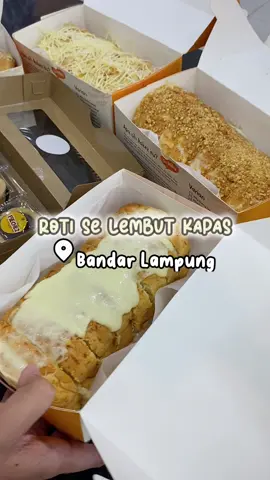 Salah satu roti yang lembut paraaah! Topping nyaa melimpah dan benerbener ga enak banget sii🥹👍🏼✨ 📍Roti Keset (Rokez)  (Jalan Sultan Agung disamping Sambel Alu Sultan Agung) #rokezrotikeset #rokez #rokezlampung #rotilembut #rotiselembutkapas #rotiselembutawan #rekomendasiroti #buahtanganistimewa #rekomendasioleholehlampung #fyp #nicenayu  
