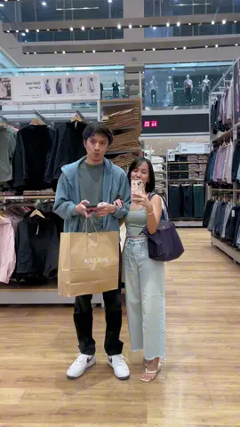 date in our fave #uniqloph 🤍✨ #foryou #foryoupage #fyp #fypシ #viral #viraltiktok #reensrecos #uniqlo #fashion #date #bf #gf #couplegoals #Love #lovelanguage #shopping #menswear #fashiontiktok #trending 