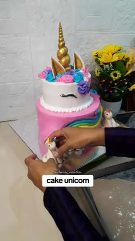 menghias cake ultah unicorn#RamadanEkstraSeru#Creamkue #kueulangtahunmurah 
