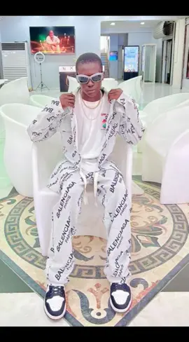 prenez moi des photos ✅💧 meilleur habillement styliste ✅ bien habillée pour les photos ✅🤍